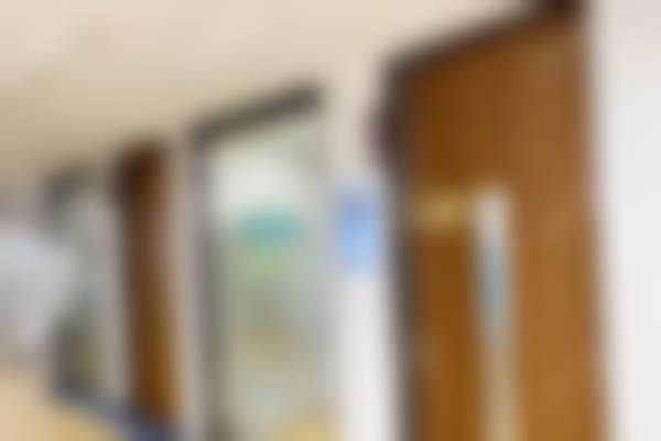 上海宏康医院口腔科[半口种植牙]19800元起 20年专注种植技术迭代，可处理高难度复杂病例，兼顾舒适度与长期种植成功率