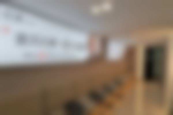 北京牙元素口腔门诊部[单颗微创种植]3980元 配备资深种植医师团队，精通全数字化及高难度种植技术，兼顾美学与修复效果