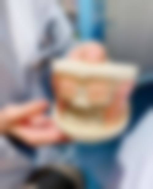 二、广东东莞工友口腔门诊医生团队，打造专精诊疗服务